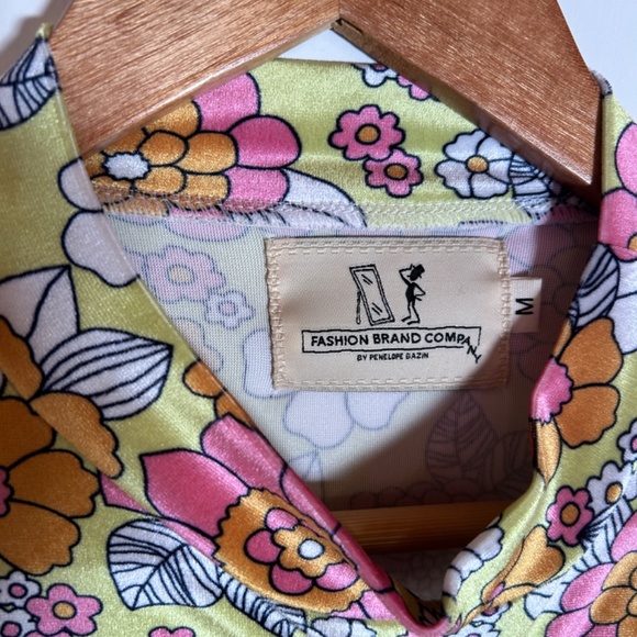 Rare floral mini moth dress - Picture 3 of 4